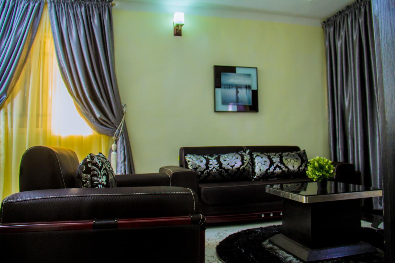 Gpinnacle Suites Ilorin Exteriör bild